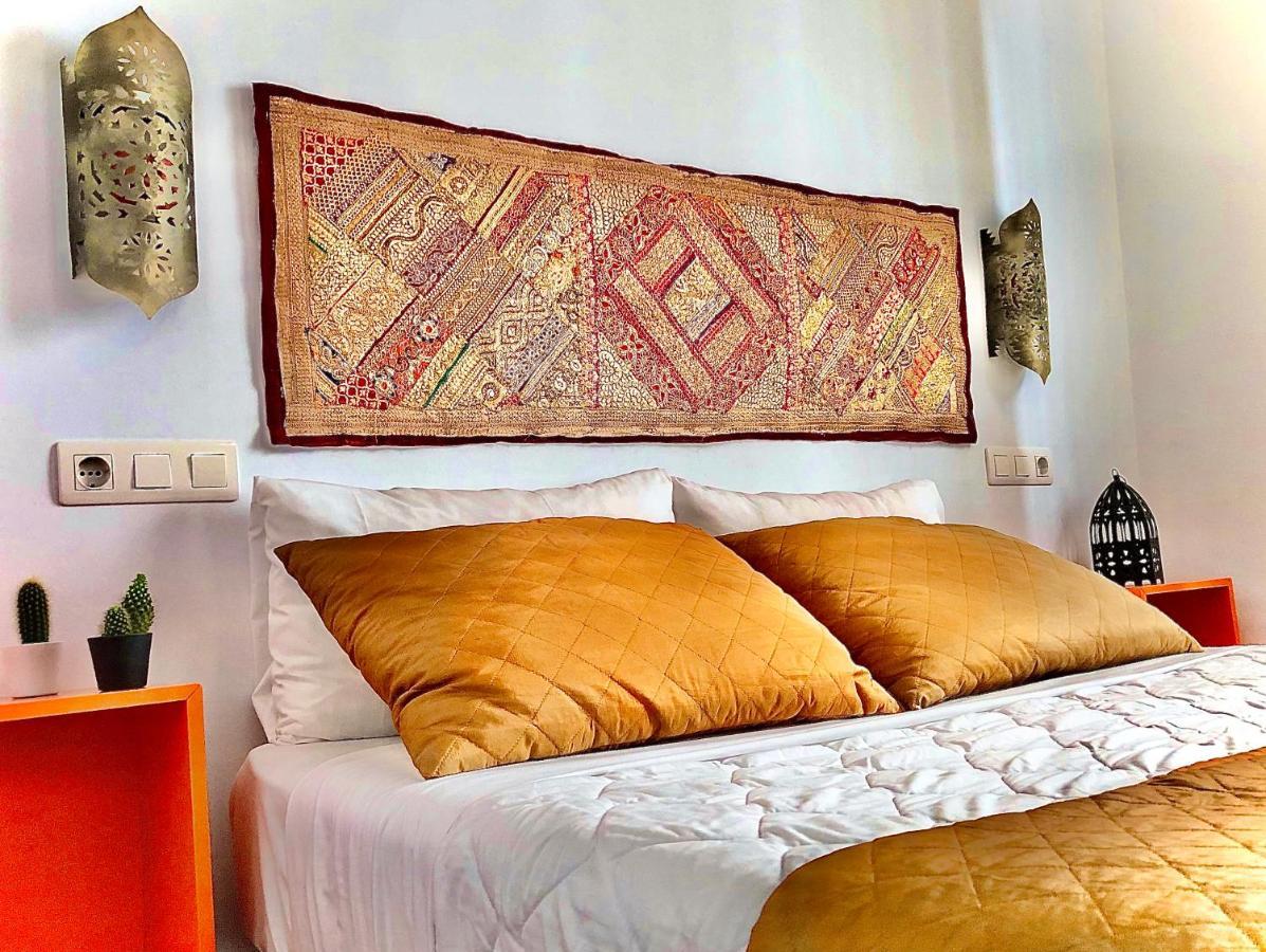 Apartamentos Puerta Real Sevilla Экстерьер фото