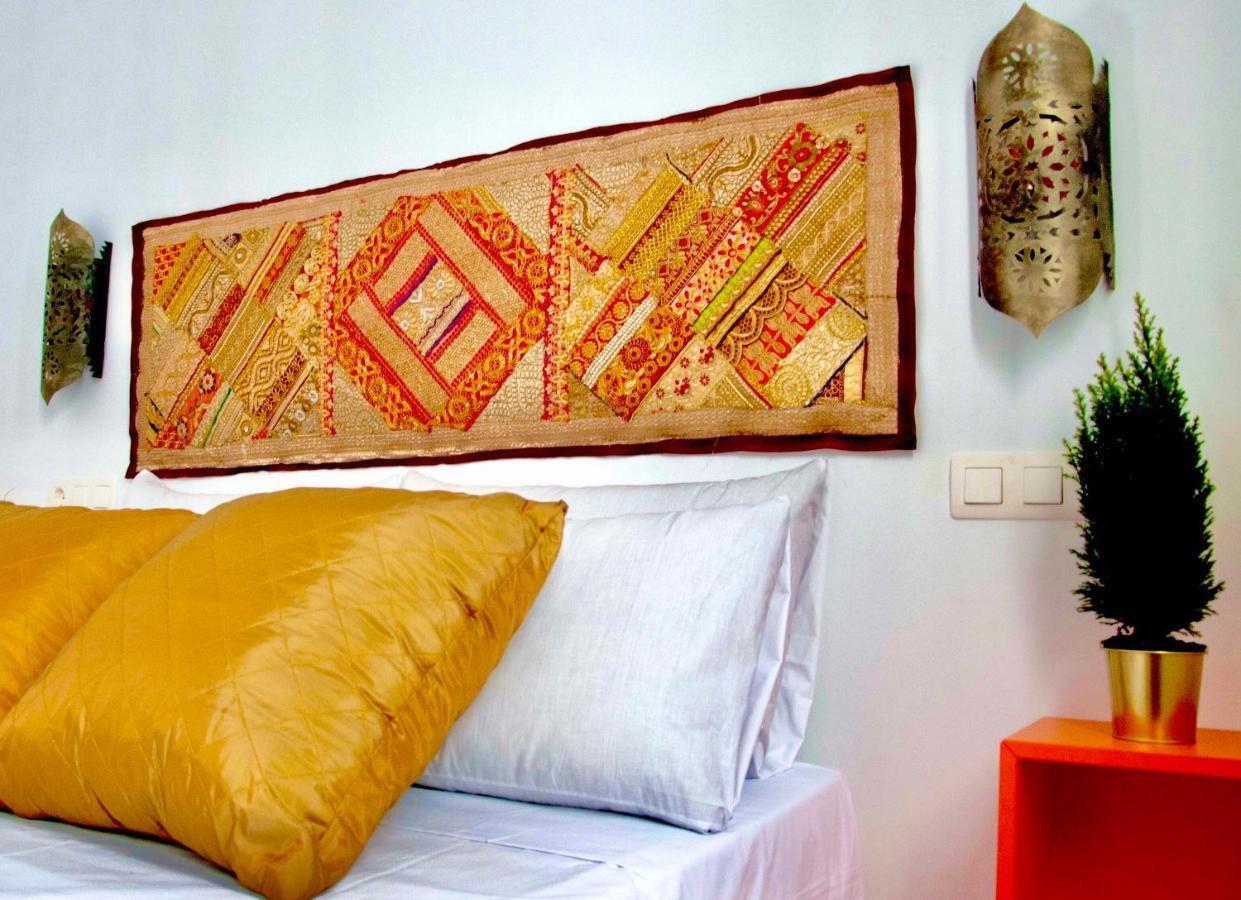 Apartamentos Puerta Real Sevilla Экстерьер фото