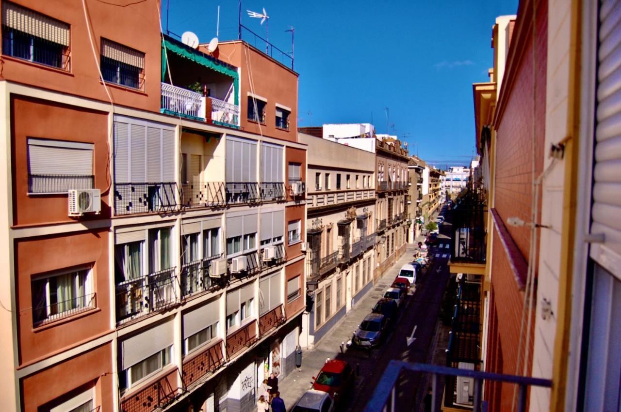 Apartamentos Puerta Real Sevilla Экстерьер фото