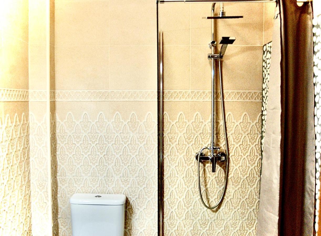 Apartamentos Puerta Real Sevilla Экстерьер фото